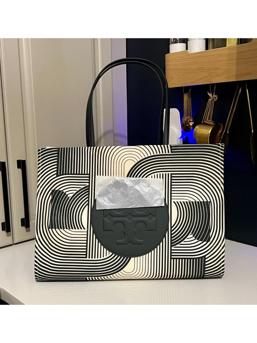NEW!!!  Beautiful Tory Burch BLACK AND WHITE ELLA TOTE